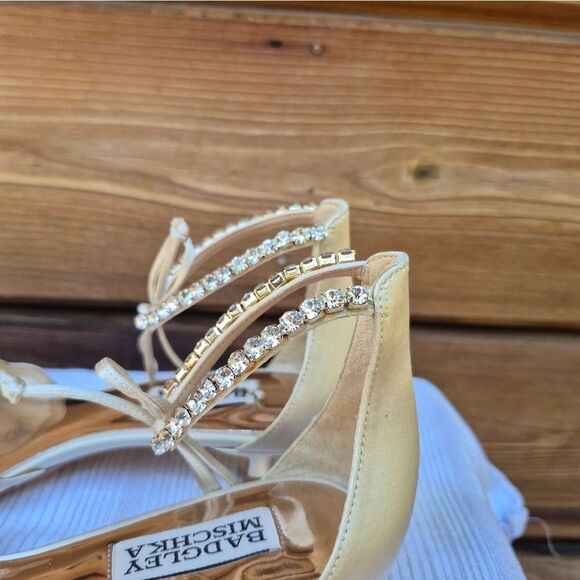 Badgley Mischka Women's Betsy Lace Kitten Heel Pumps - Picture 10 of 16